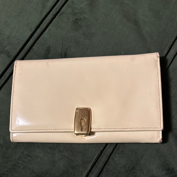 Gucci Handbags - Gucci Cream Leather Clutch Wallet